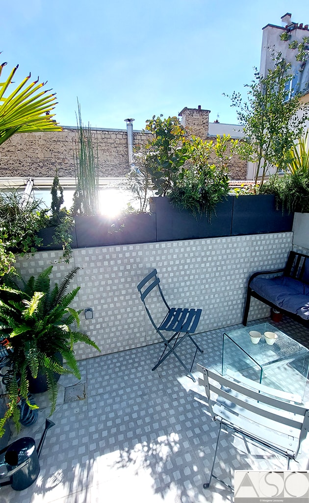 Après travaux — Création d'une terrasse tropézienne dans un appartement à Paris